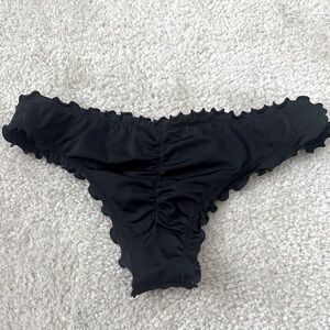 Black ruffle edge scrunch back bikini bottoms